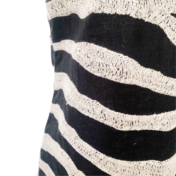 Michael kors zebra embroidered dress size 4P - Picture 3 of 6